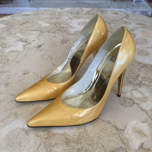 Stuart Weitzman Pumps Yellow Patent & Gold Heels - Picture 3 of 15